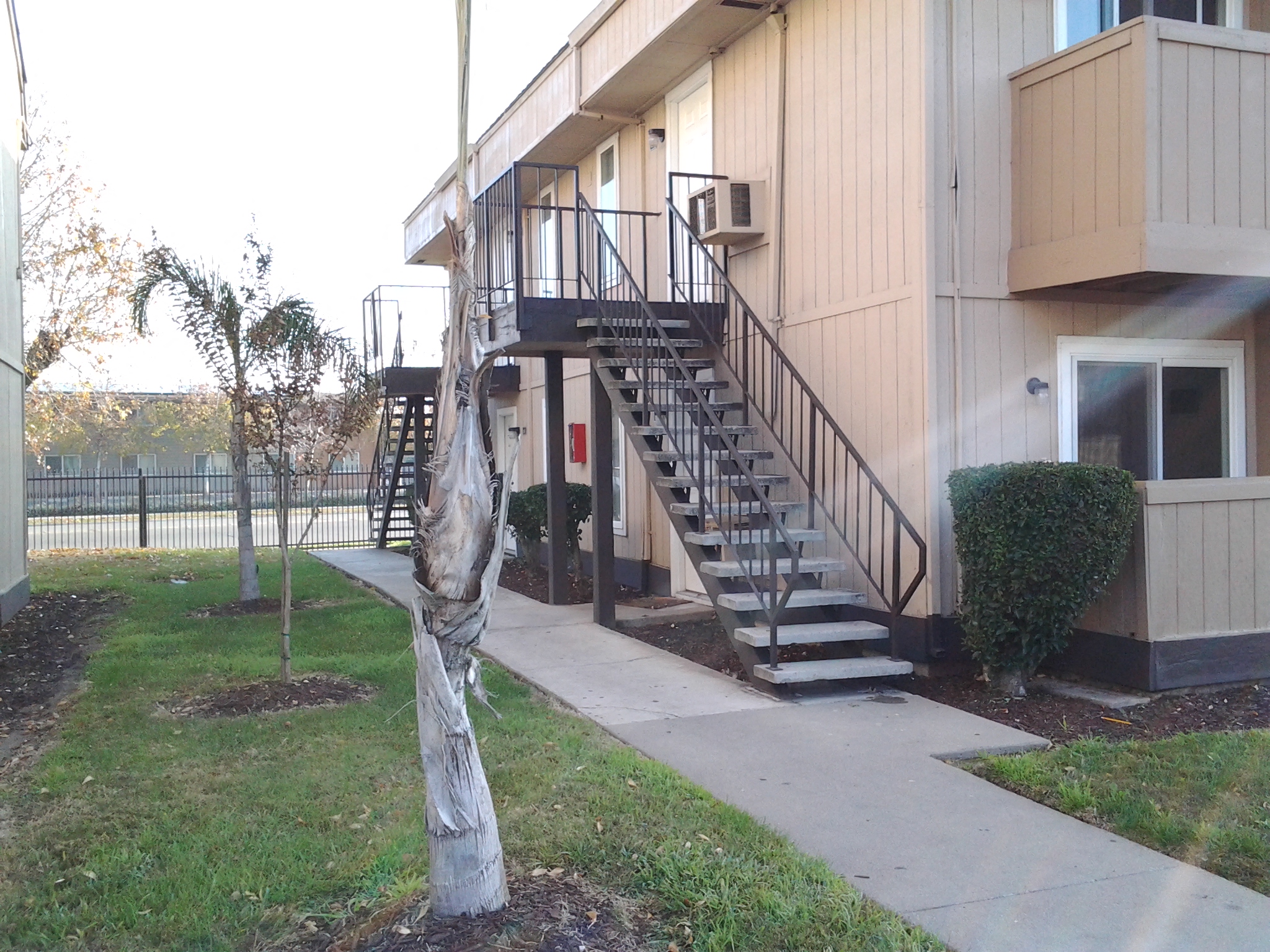 Exterior Building l Pacific Villas at Shelly Court in Stockton CA